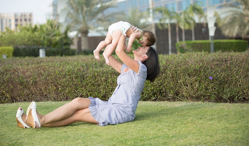 5 Best Strollers for Short Moms